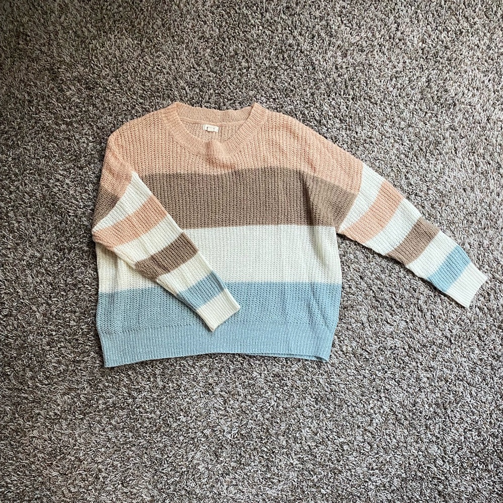 Lightweight sweater, worn once, size small